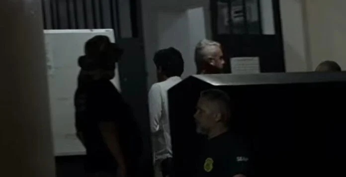 cantor joão lima é levado para pavilhão exclusivo de presos por violência contra a mulher no presídio do r'oger