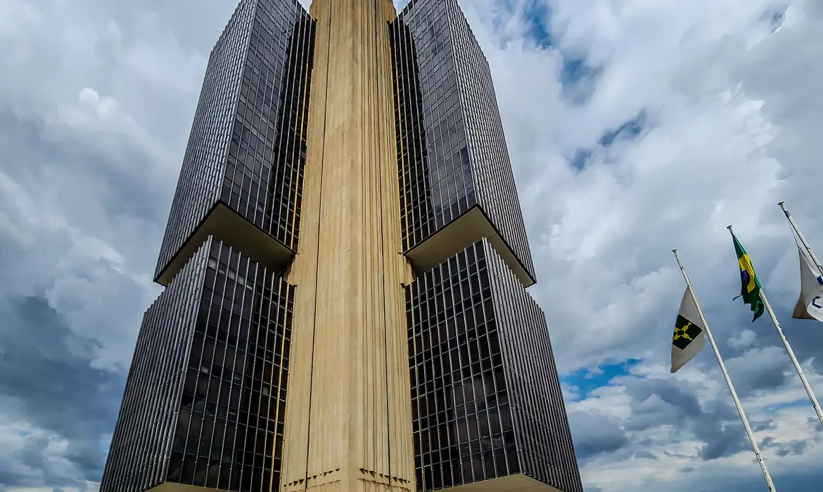selic 15%: bc mantém juros altos pela 5ª vez e indica corte em março