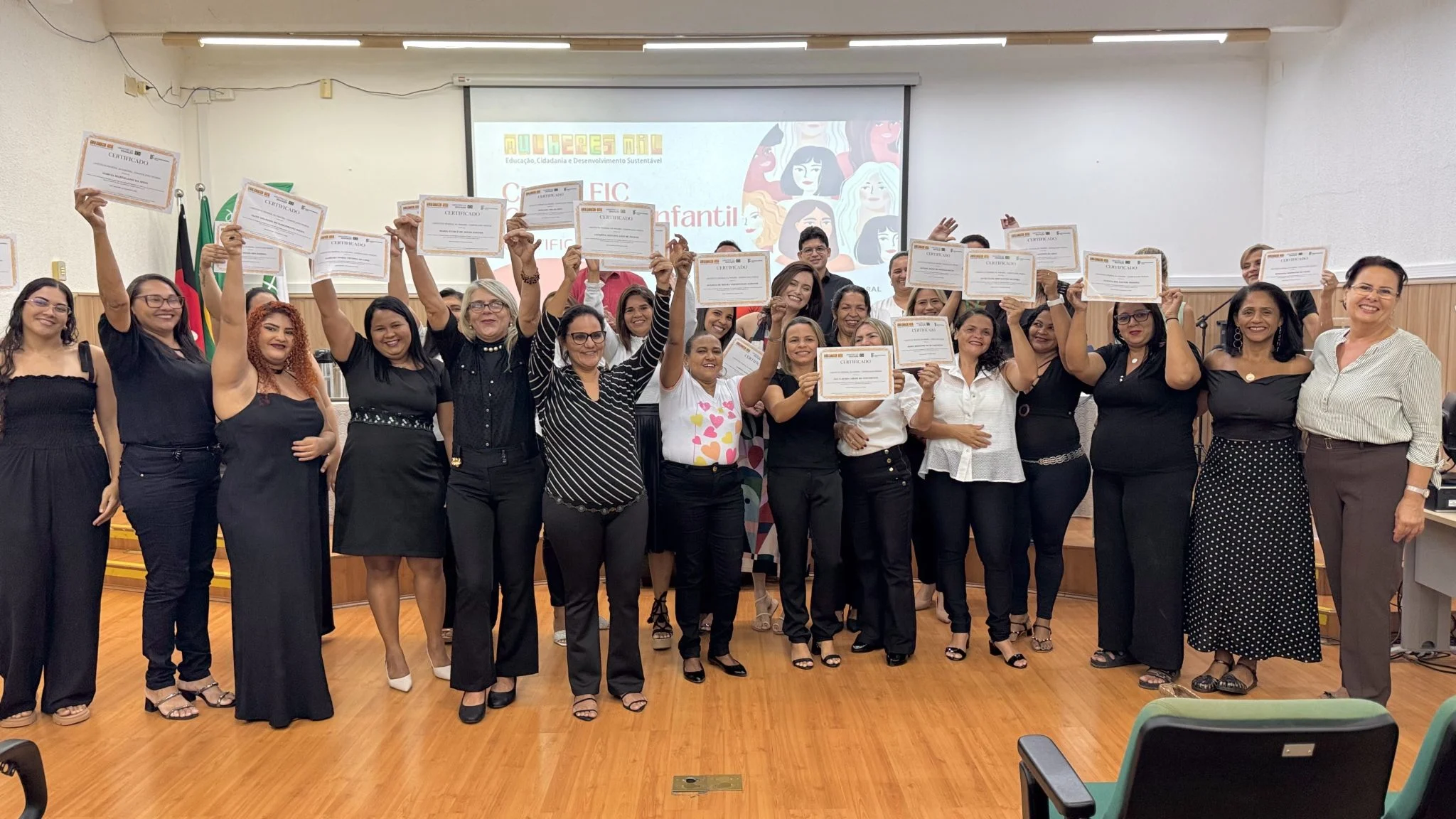 25 mulheres se tornam cuidadoras infantis e ganham novo rumo profissional