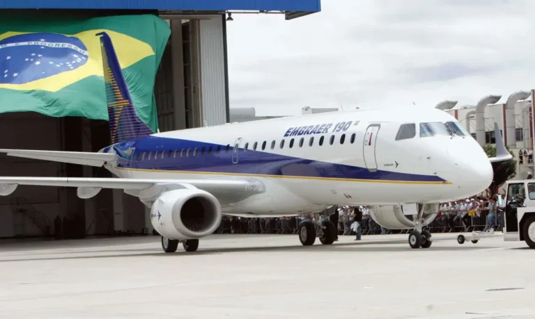 embraer: carteira de pedidos bate recorde em 2025, superando r$ 160 bilhões