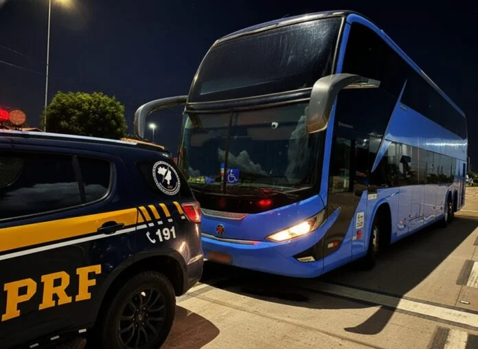 chocante: pai e filho presos em ônibus por importunação sexual e drogas em viagem de goiânia a joão pessoa