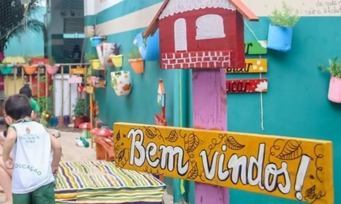 governo e sesi impulsionam cuidotecas: creches para mães estudarem e trabalharem em todo o país