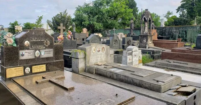 motociclista de aplicativo é sepultado em jacumã: polícia investiga latrocínio após ataque em joão pessoa