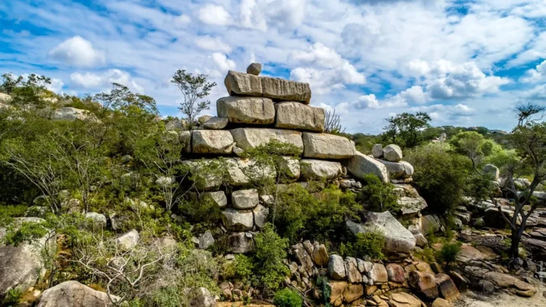 gigante de pedra no cariri: conheça as sacas de lã, um tesouro da paraíba!