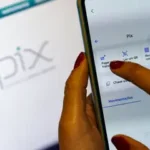 juros altos freiam indústria brasileira em 2025: crescimento de apenas 0,6%!