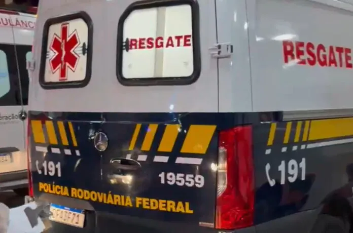 atropelamento na br 230 em joão pessoa: motociclista e pedestre feridos em acidente chocante próximo à barreira do castelo branco