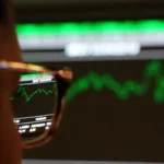 instituições investem r$ 1,7 tri na b3 em 2025, ações dominam com r$ 997 bilhões