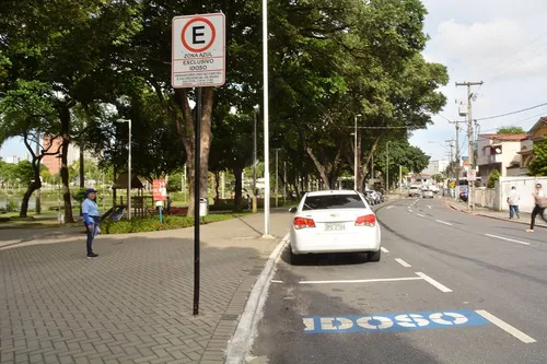 reviravolta na zona azul de joão pessoa: prefeito cícero lucena veta isenção "zona branca" e gera debate na câmara