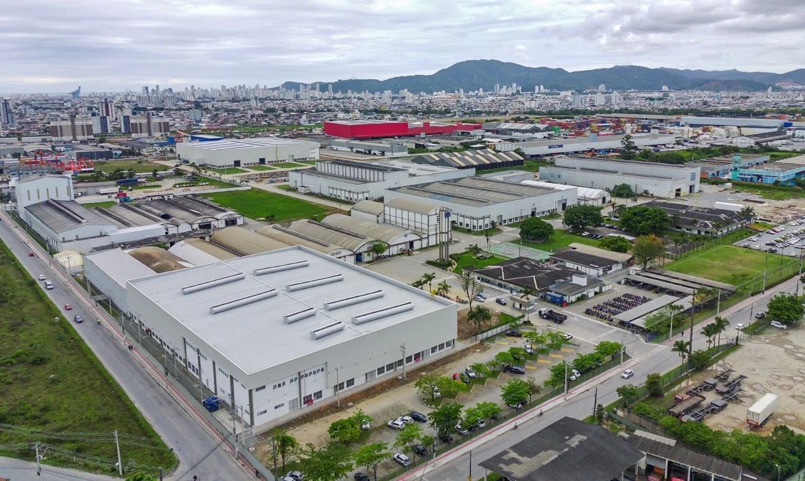 bndes libera r$ 280 milhões para fábrica de baterias que impulsionará transição energética no brasil