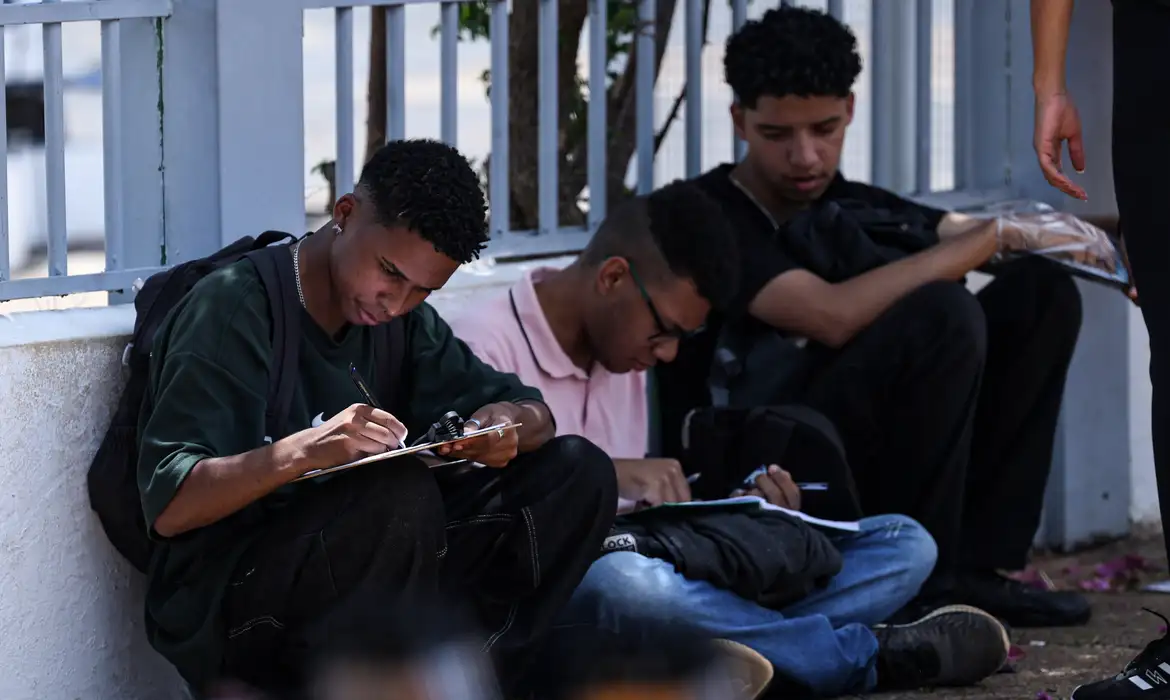 fies 2026: inscrições para financiamento estudantil fecham sexta! saiba como garantir vaga