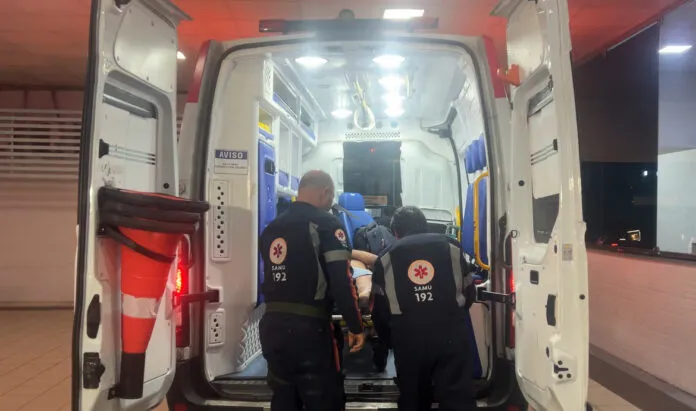 mulher esfaqueia marido em bar de bayeux durante discussão; homem recebe alta hospitalar