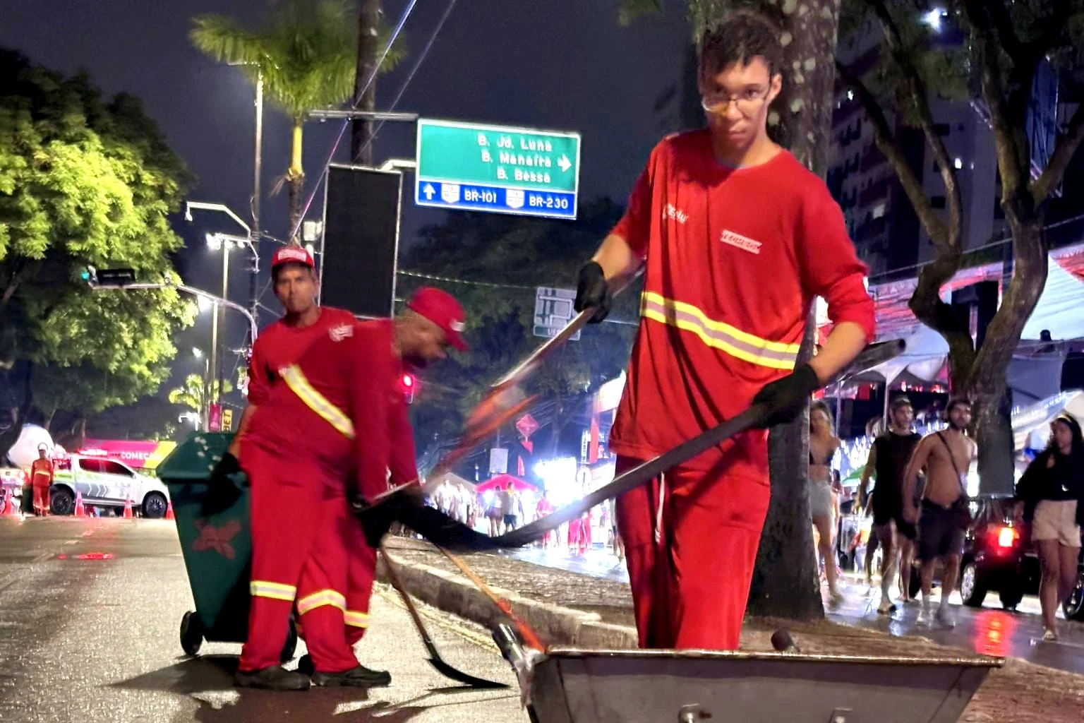 emlur: 450 agentes e catadores no bloco virgens de tambaú