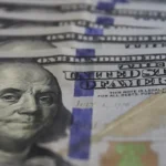 dólar despenca para menor valor em 21 meses, bolsa de valores bate recorde histórico