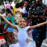 muriçoinhas e melhor idade se unem em joão pessoa para um pré carnaval emocionante de encontro de gerações