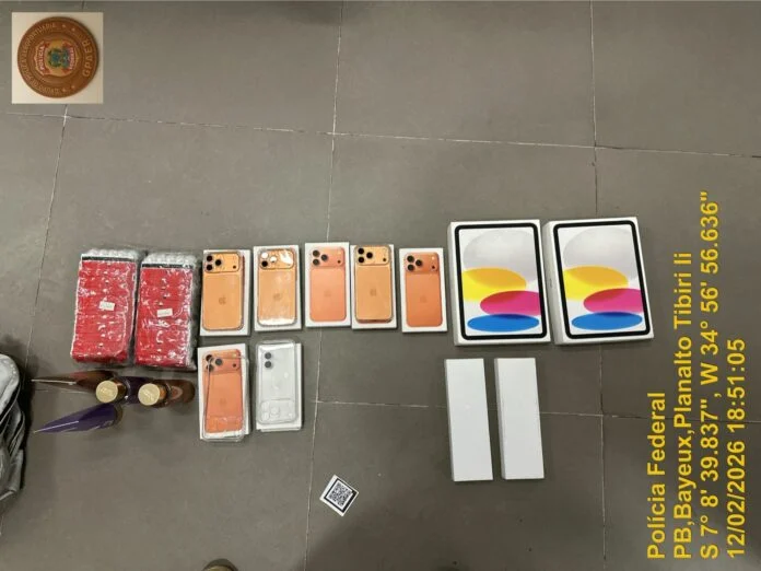 pf desarticula esquema milionário: apreensão chocante de eletrônicos sem impostos no aeroporto de joão pessoa