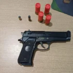 homem preso no araxá, campina grande: arma falsa e munições apreendidas em residência