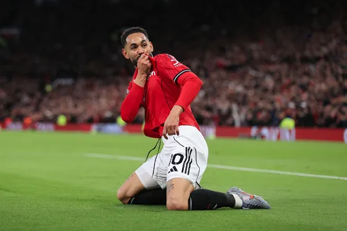 matheus cunha ignora promessa de torcedor do united por corte de cabelo: 'não estou nem aí' para o corte