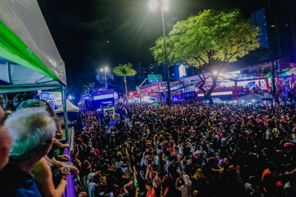 temer critica desfile de lula na sapucaí: "triste ver a volta ao passado"