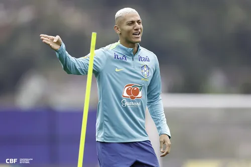 richarlison revoluciona vaquinha: jogador doa r$ 200 mil e impulsiona campanha de jovem paraibana por próteses das pernas