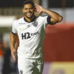 hulk dispara na artilharia de gols de falta no brasil: veja o ranking e a vantagem absurda do atacante do atlético mg