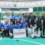 Jogador de futebol para deficientes visuais em ação durante o Regional Nordeste em Campina Grande