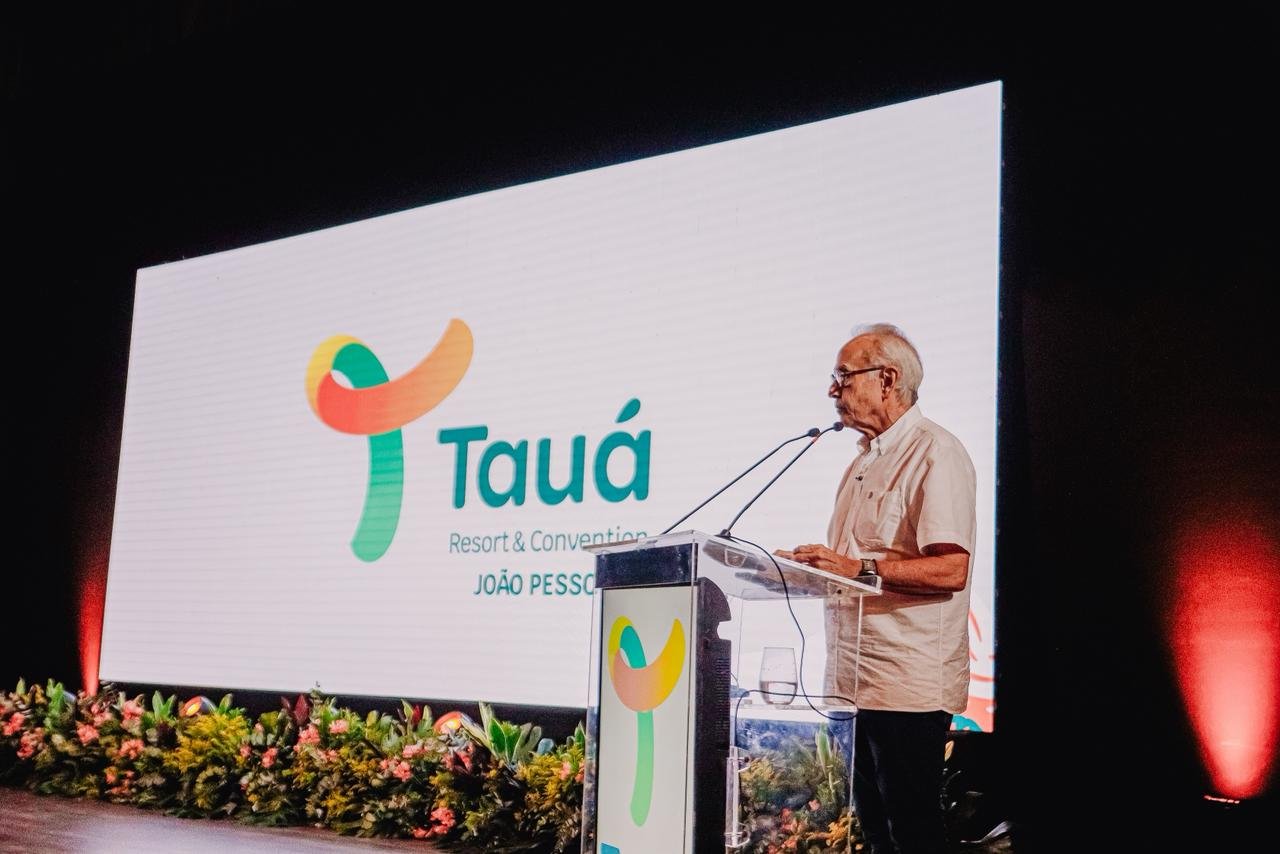 Inauguração do Tauá Resort em João Pessoa com autoridades presentes.