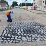 Equipe da Seinfra realizando manutenção de rua em João Pessoa