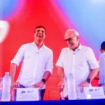 Cícero Lucena e Diogo Cunha Lima no palco após anúncio de vice na chapa
