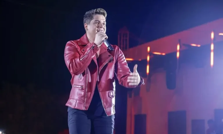 Eric Land gravando DVD 'Forroland' em Patos com público presente