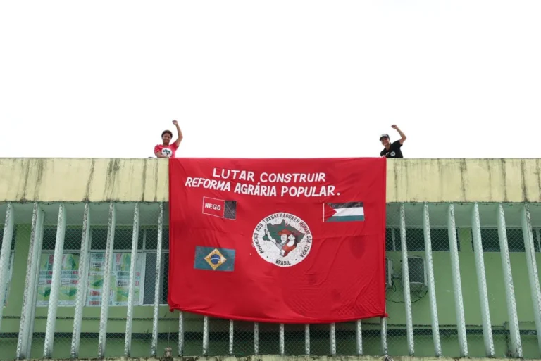Famílias do MST ocupam sede do INCRA em João Pessoa em protesto por reforma agrária