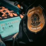 Policiais federais realizam operação em João Pessoa contra exploração sexual infantojuvenil.