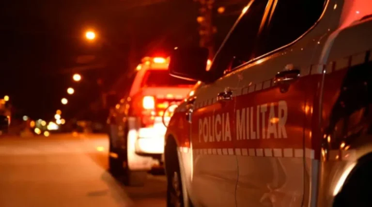 Polícia militar realiza apreensão de drogas em operação em Campina Grande.