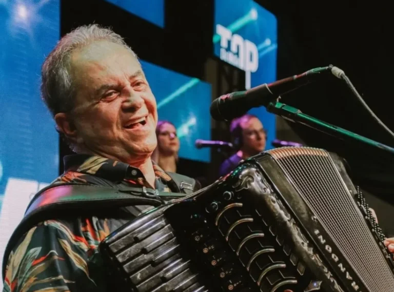 Multidão celebra o São João de Cuité 2026 com shows de forró no Parque do Forró.