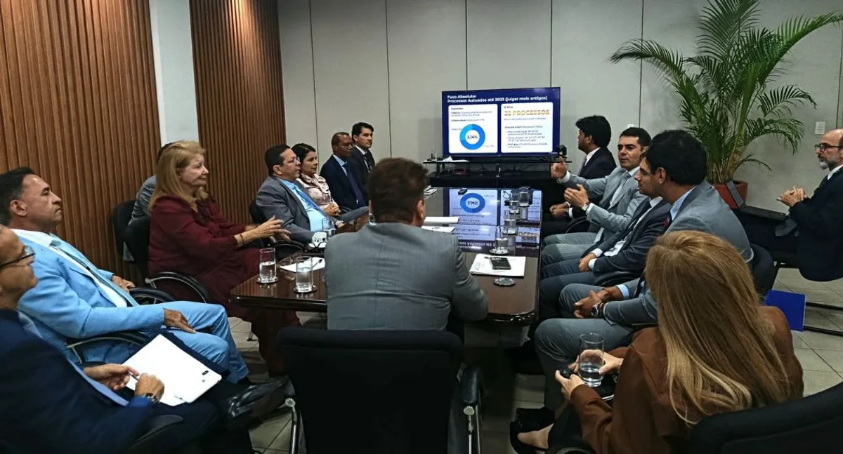 Reunião de juízes e gestores do TRE-PB discute metas de produtividade.
