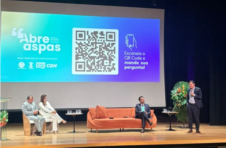 Palestrantes Gerson Camarotti e Felipe Nunes em evento 'Abre Aspas' da Rede Paraíba sobre Eleições 2026.