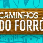 Festa junina vibrante na Paraíba com pessoas dançando forró e decorações típicas.
