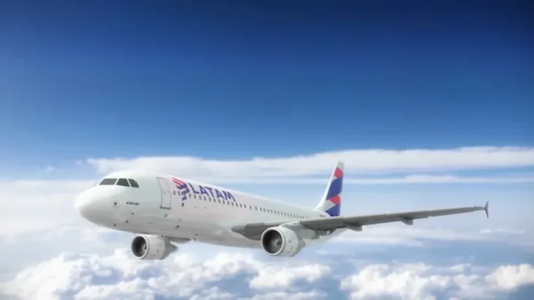 Avião da LATAM pousa em Campina Grande para inaugurar rota inédita para Brasília
