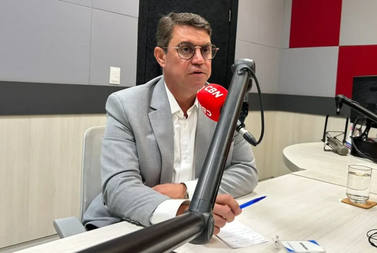 Vereadores em sessão na Câmara Municipal de João Pessoa discutindo a instalação de uma CPI.