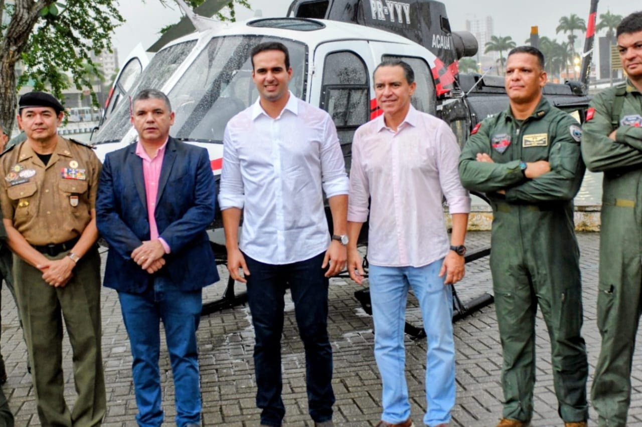 Governador entrega helicóptero e celulares em evento de segurança pública na Paraíba