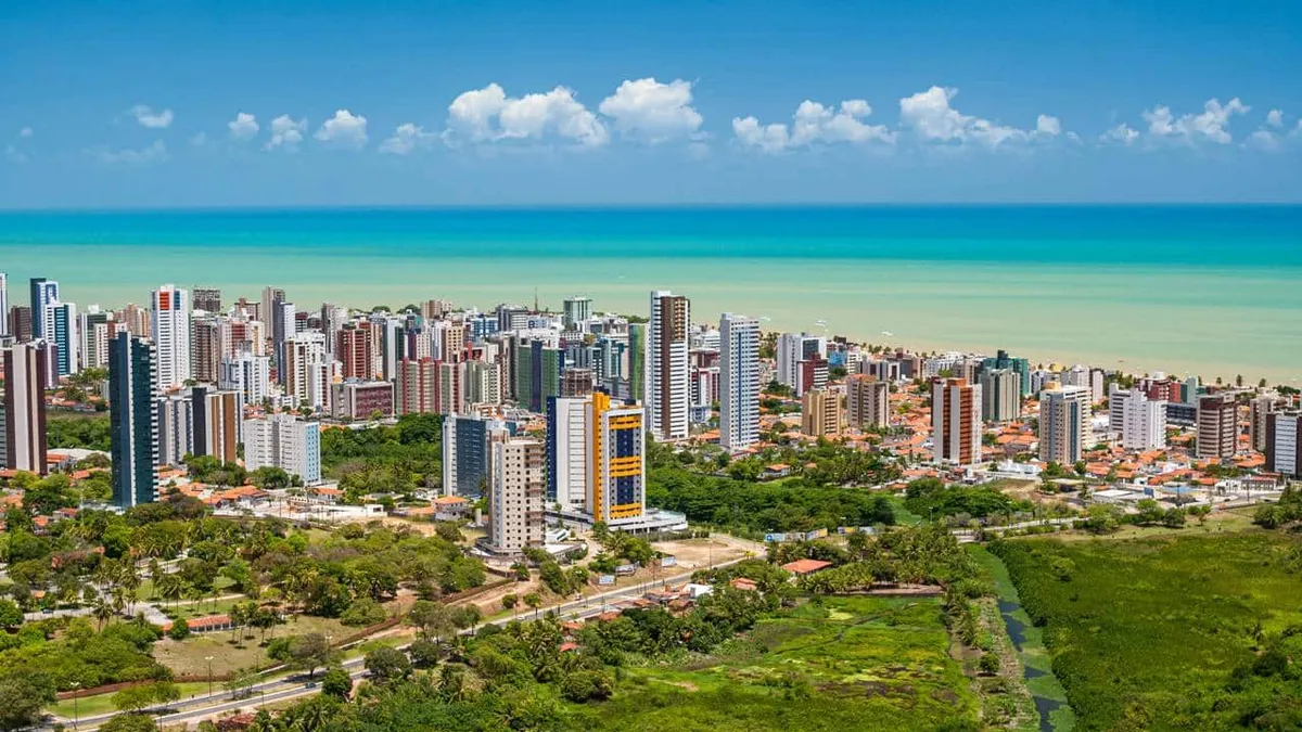 Nascer do sol na Ponta do Seixas, João Pessoa, Paraíba, o ponto mais oriental das Américas.