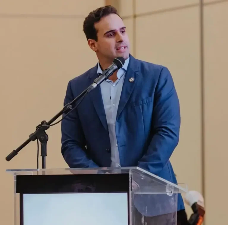 Governador Lucas Ribeiro embarca em voo inaugural da Latam em Campina Grande