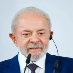 Governador Lucas Ribeiro anunciando convite a Lula para o São João de Campina Grande