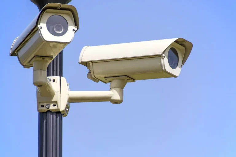 Parque do Povo em Campina Grande com câmeras de vigilância e reconhecimento facial para o São João 2026