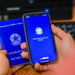Pessoas aguardando atendimento na fila para se candidatar a vagas de emprego no Sine-PB.