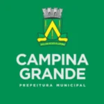 Prédio da Prefeitura de Campina Grande com pessoas transitando