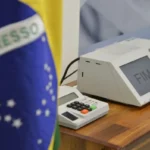 Jornalistas assistindo a um webinar sobre cobertura das Eleições 2026 na Paraíba.