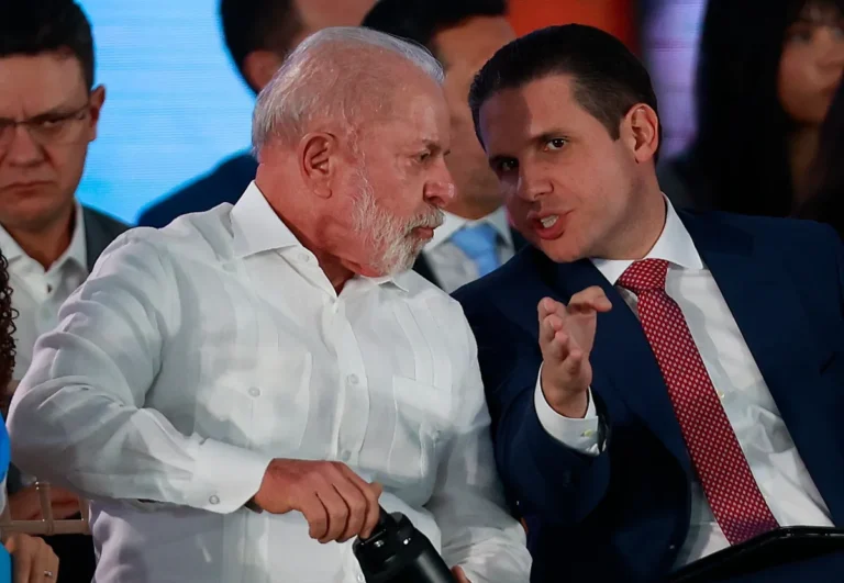 Presidente Lula e deputado Hugo Motta selam acordo político