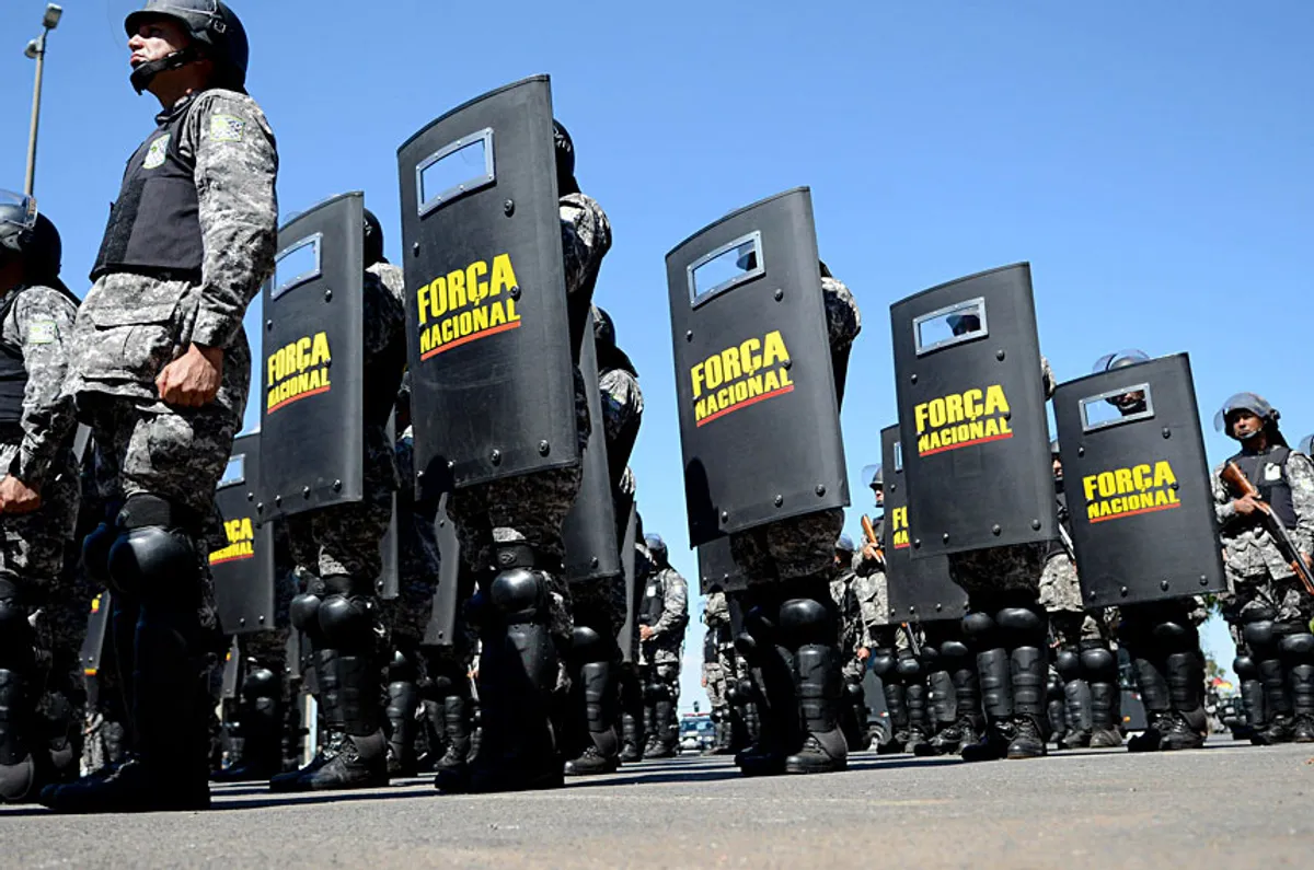 General do Exército e presidente do TRE-PB em reunião estratégica sobre segurança eleitoral.