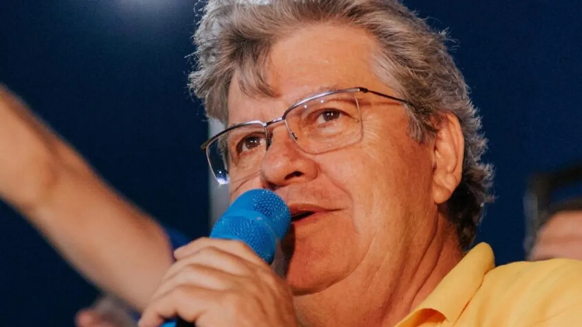 João Azevêdo em evento político na Paraíba
