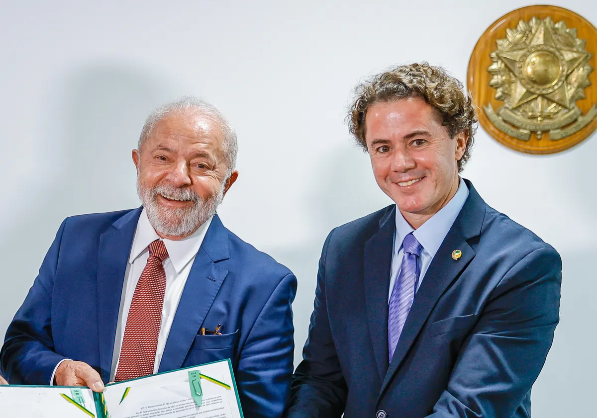 Presidente Lula e senador Veneziano Vital do Rêgo em evento político na Paraíba